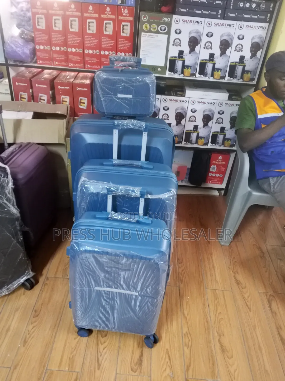 4in1 Luxurious Unbreakable Suitcase