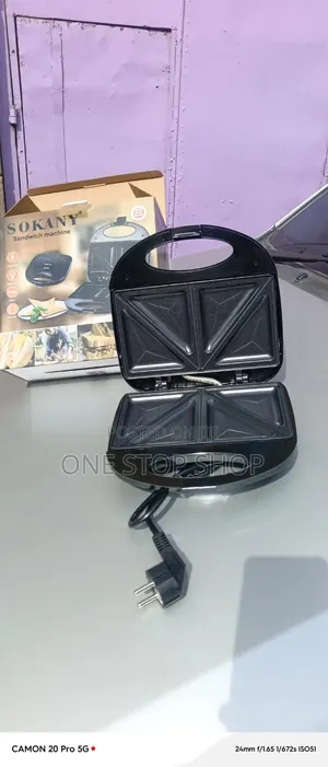 2slice Sandwich With Nonstick Triangle Cut Mold Prepares 4pockets Once