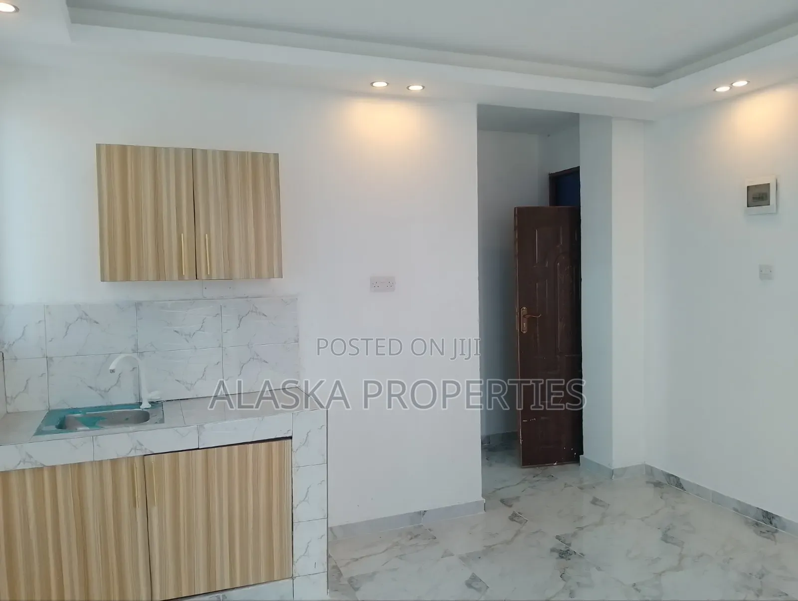 1bdrm Bedsitter in Bombolulu for rent