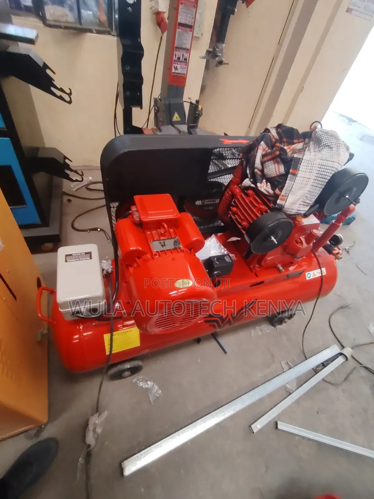 Stable and Strong Industrial Design Heavy Duty Tyre Use Compressor 200