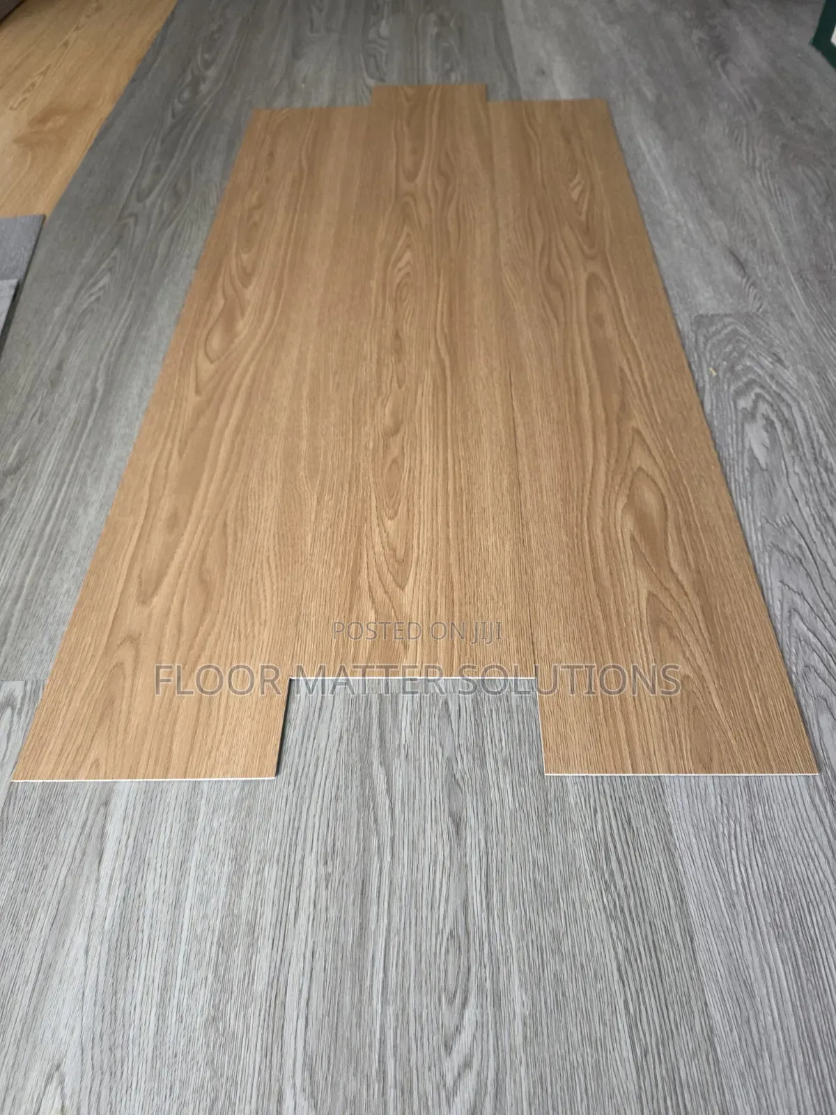 Luxury Vinyl Tile (BROWN)