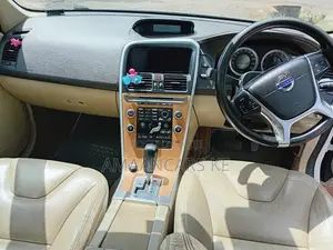 Volvo XC60 2010 White