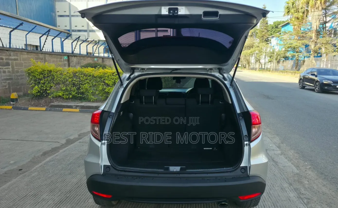 Honda Vezel 1.5 4WD 2015 Silver
