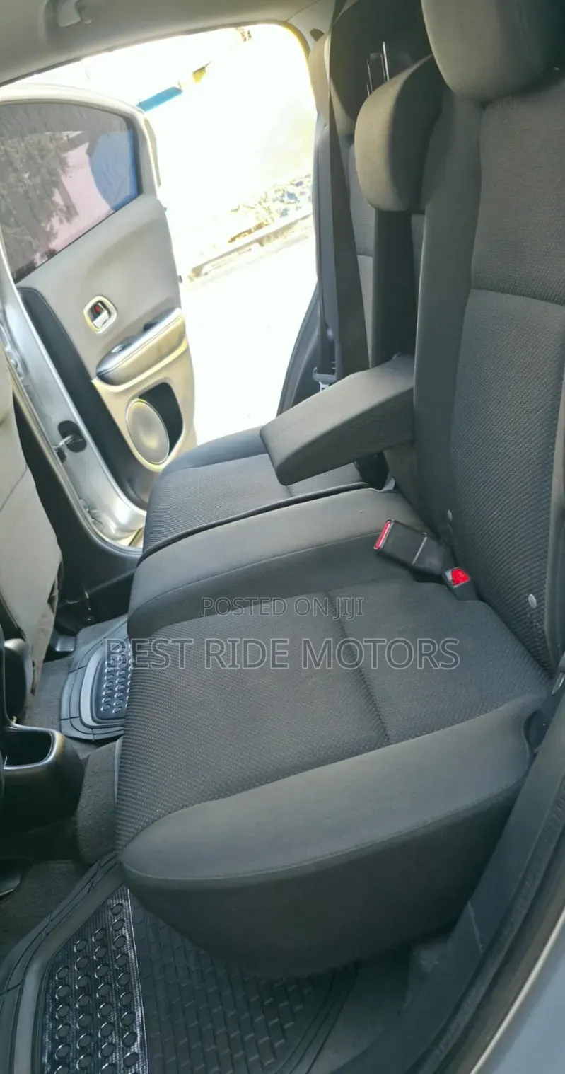 Honda Vezel 1.5 4WD 2015 Silver