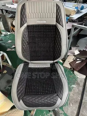 Faux Leather Seat Cover 5seater With Central Mesh Wooden Massage Beads
