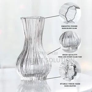 20cm Tall 800ml Glass Flower Vase