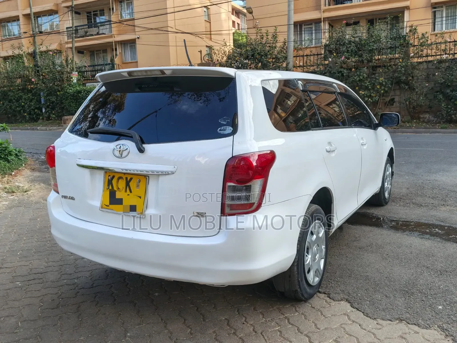Toyota Corolla Fielder 2010 White