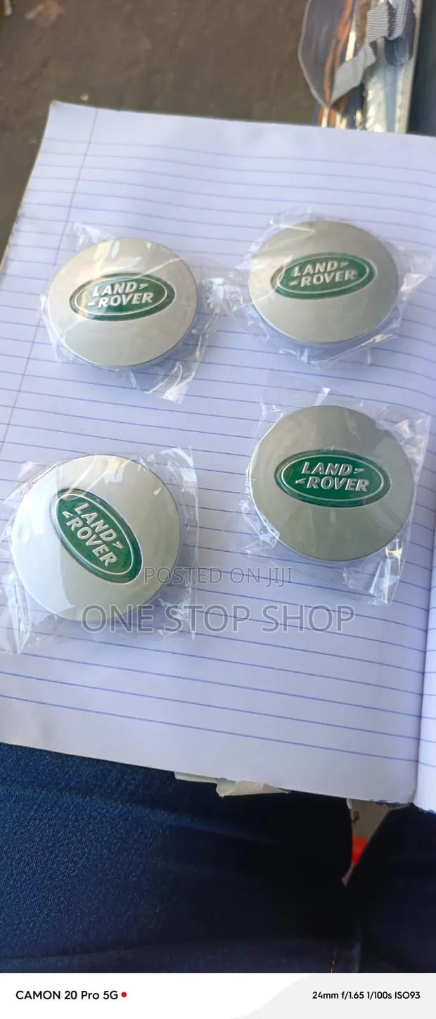 4pc Silver Metallic Finish With an Oval Land Rover Emblem  Centre Caps
