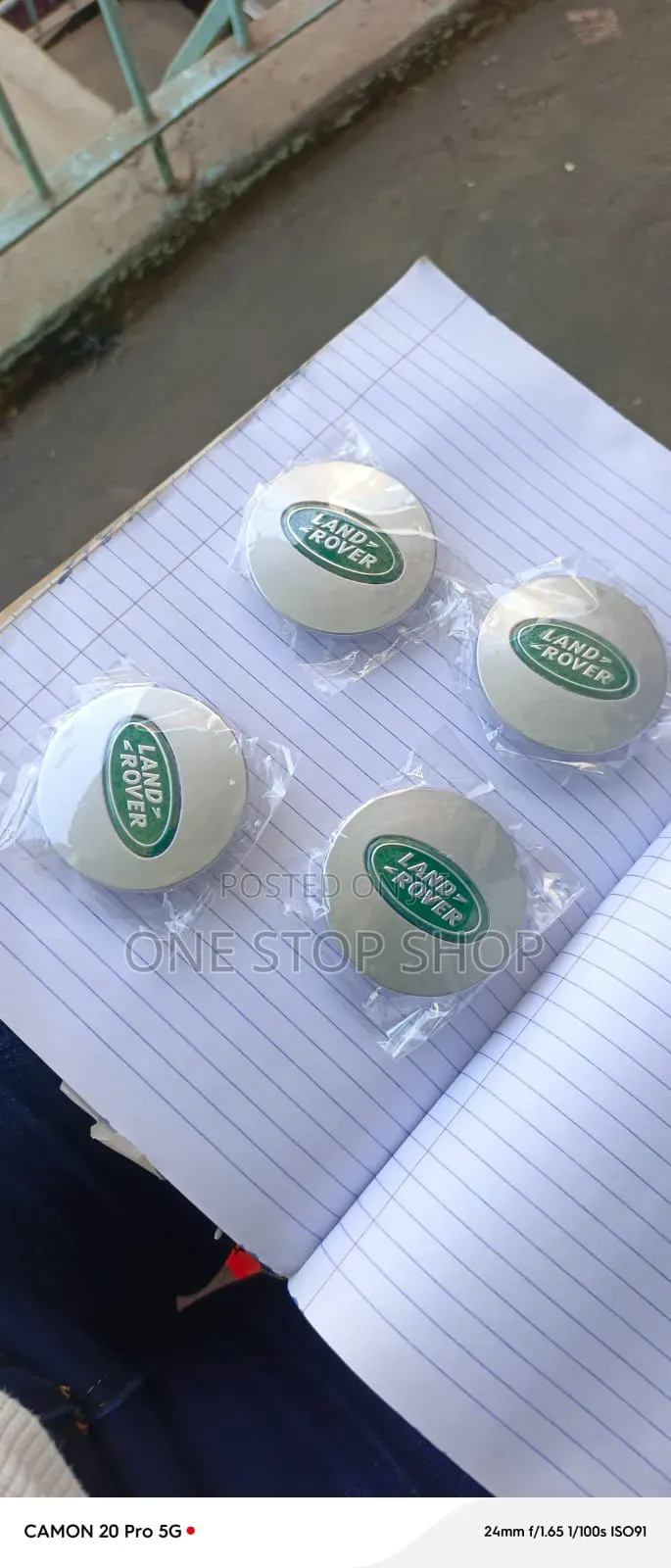 4pc Snap Directly Into the Alloy Wheels Land Rover Caps
