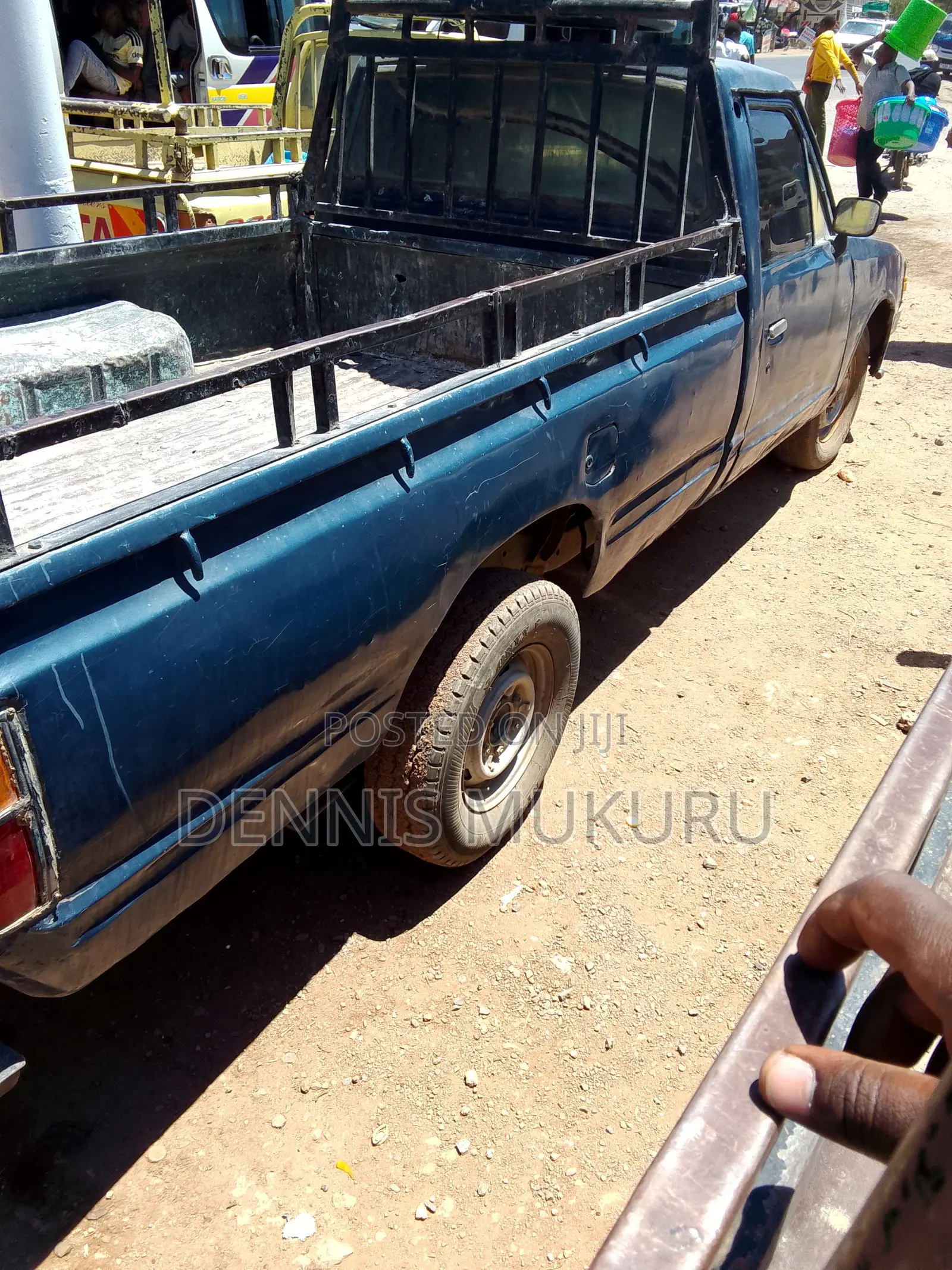 Nissan Pick-Up 1989 Blue
