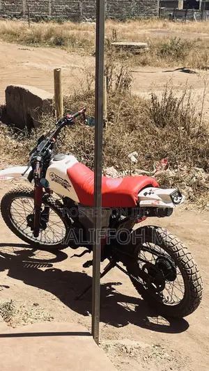 Yamaha DT125 1983 White
