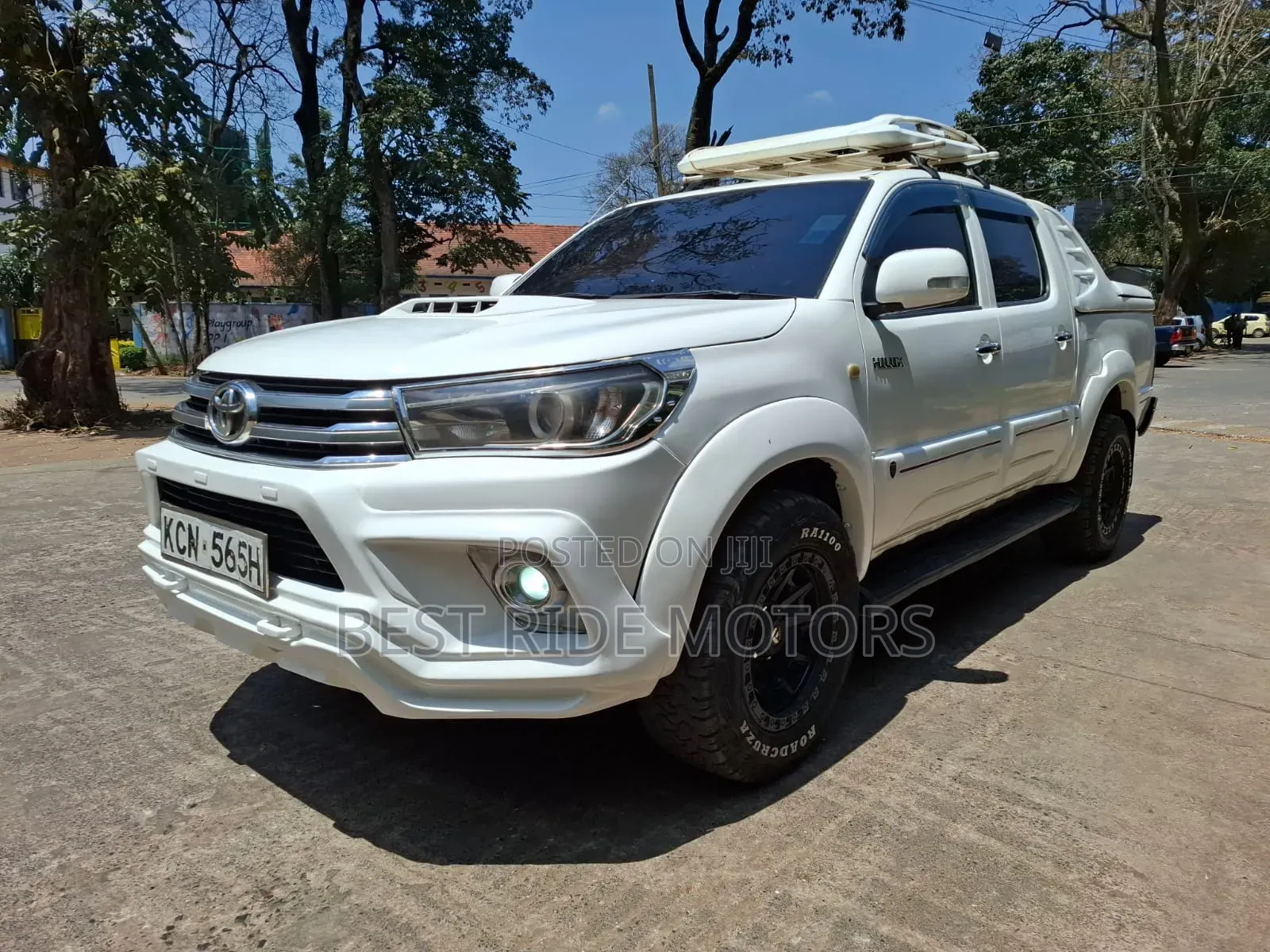 Toyota Hilux 2010 White
