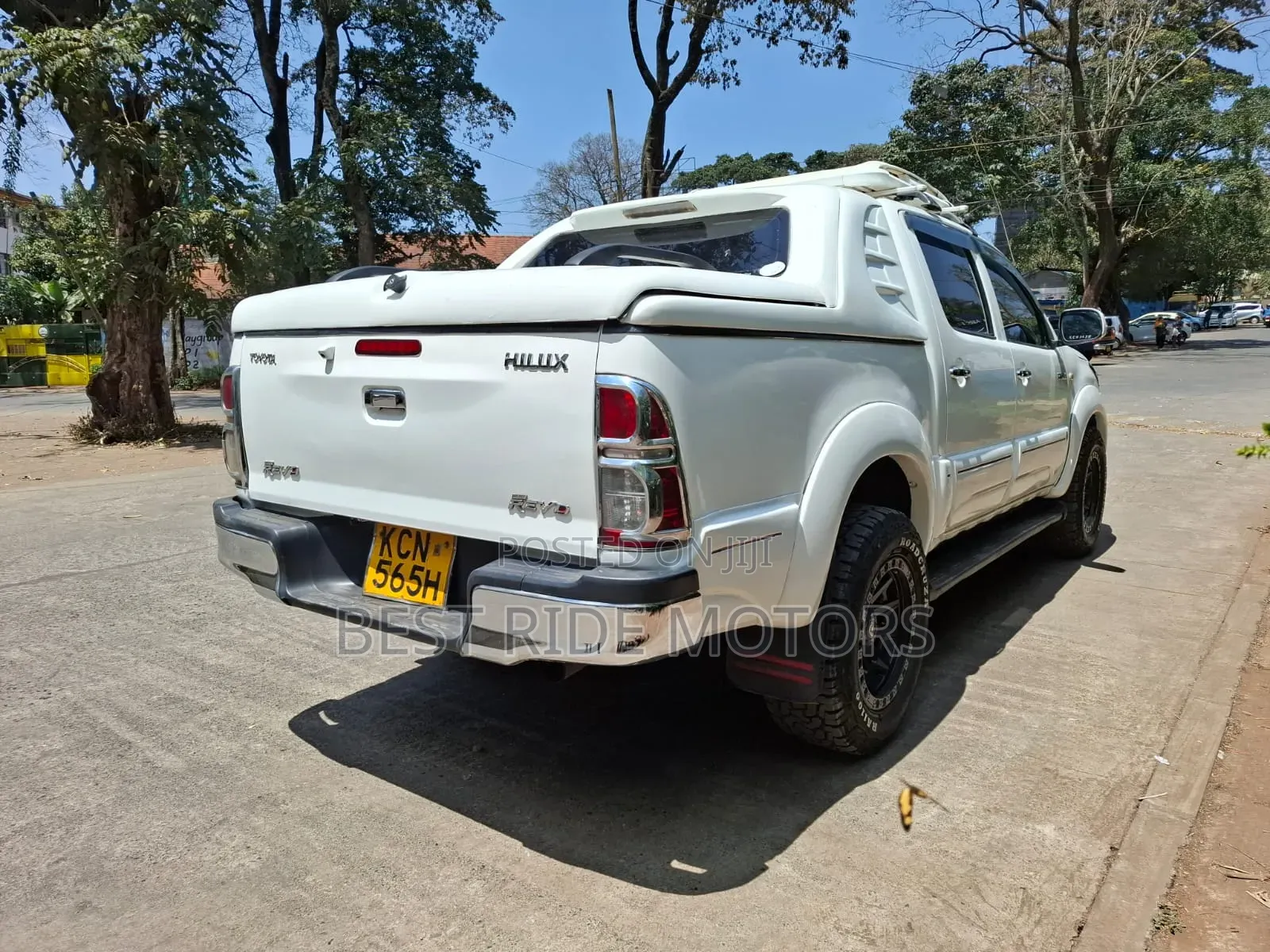 Toyota Hilux 2010 White