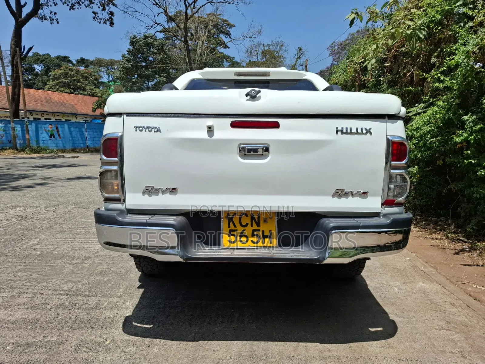 Toyota Hilux 2010 White