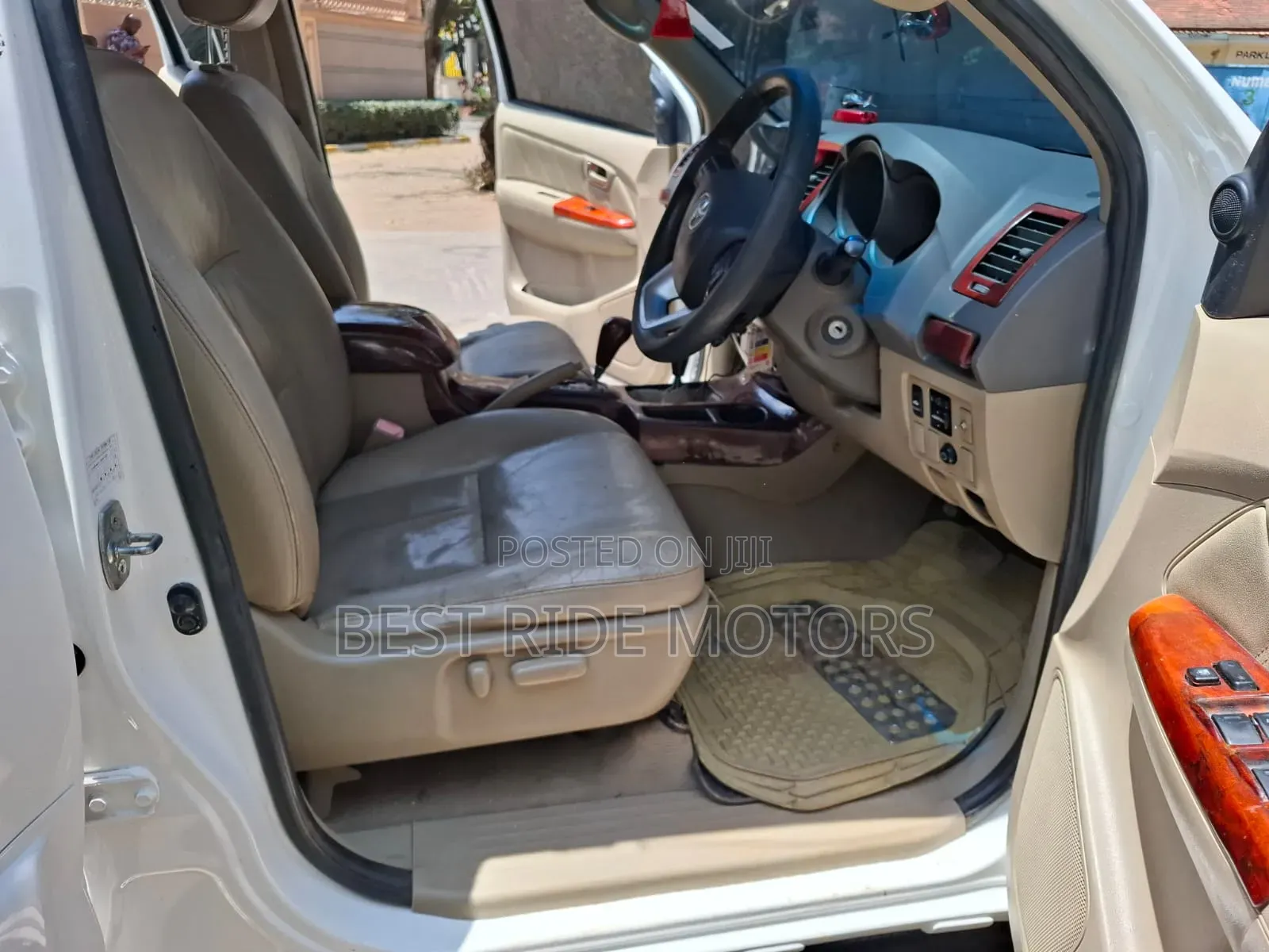 Toyota Hilux 2010 White