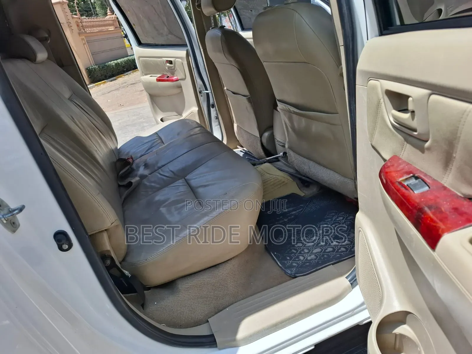 Toyota Hilux 2010 White