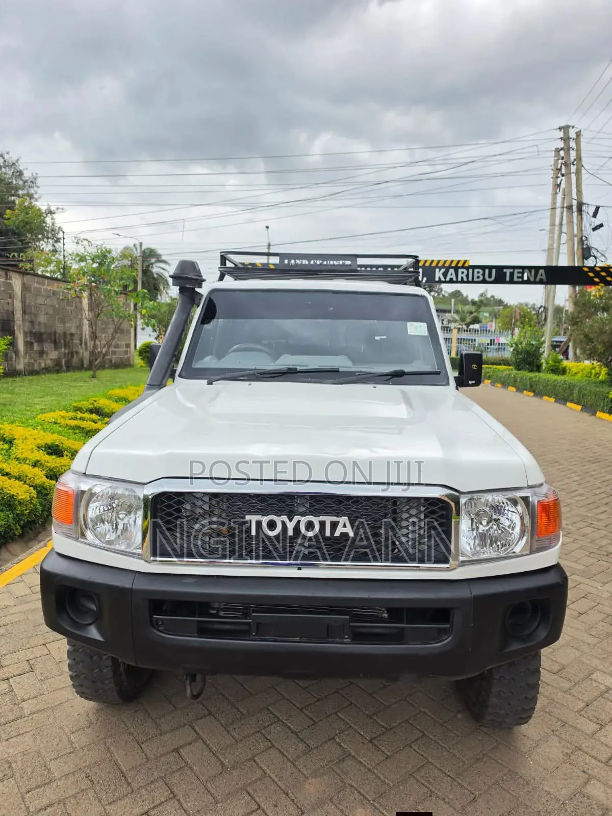Toyota Land Cruiser 2022 White