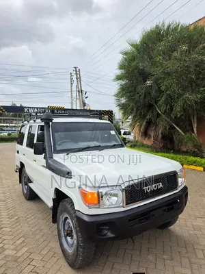 Toyota Land Cruiser 2022 White