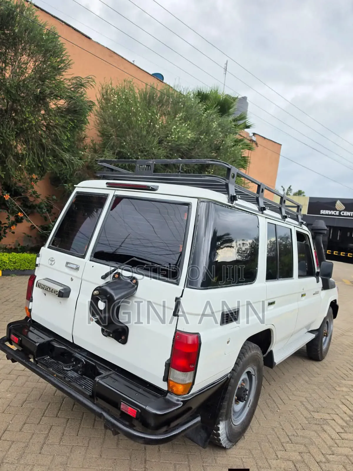 Toyota Land Cruiser 2022 White