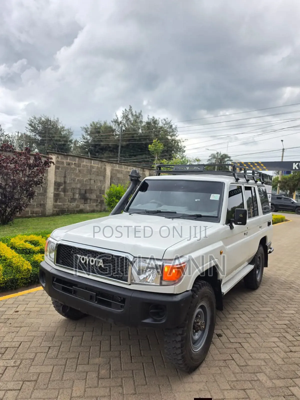 Toyota Land Cruiser 2022 White