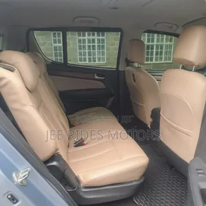 Isuzu MU-X 2015 Blue