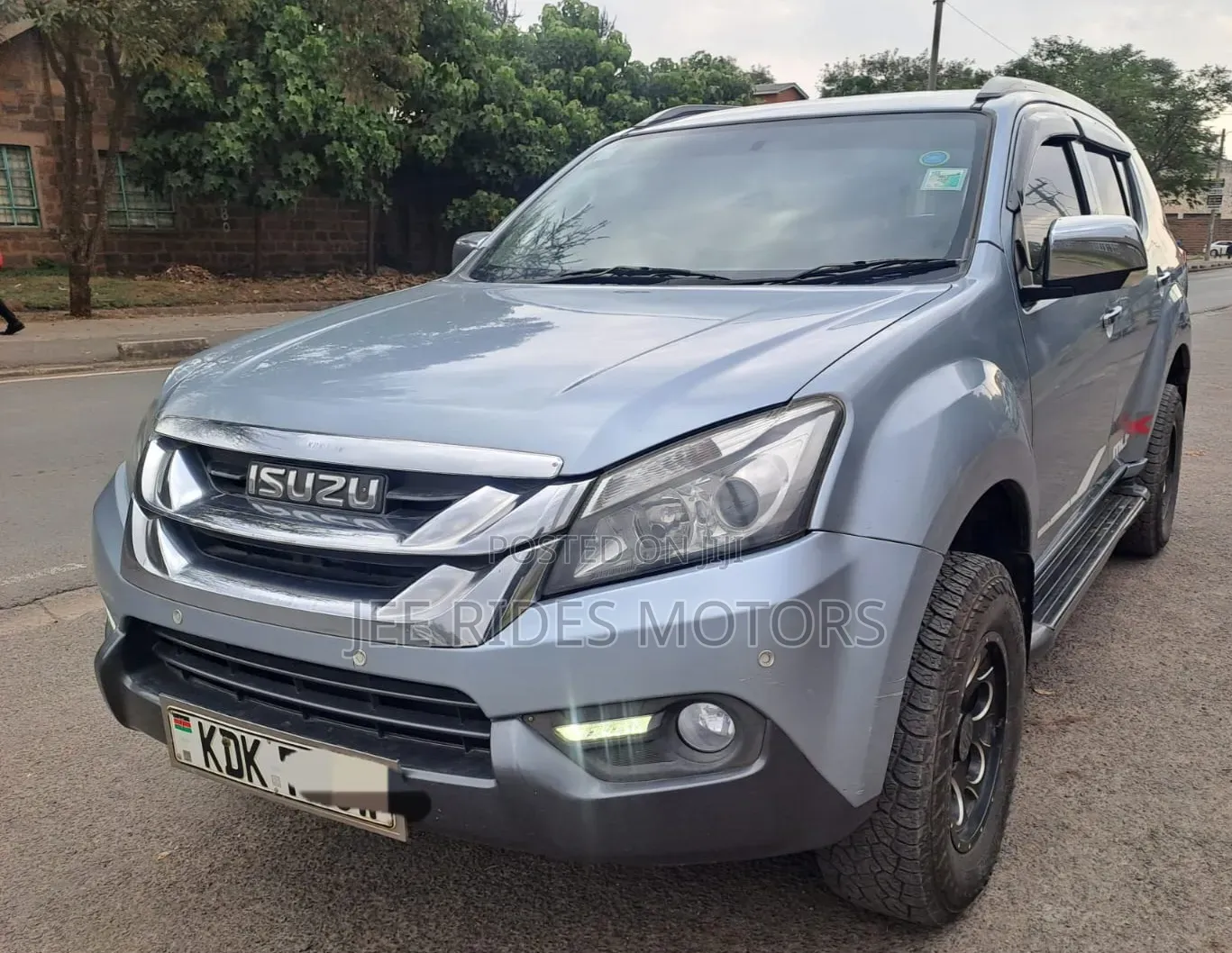 Isuzu MU-X 2015 Blue