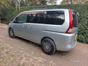 Nissan Serena 2009 Silver