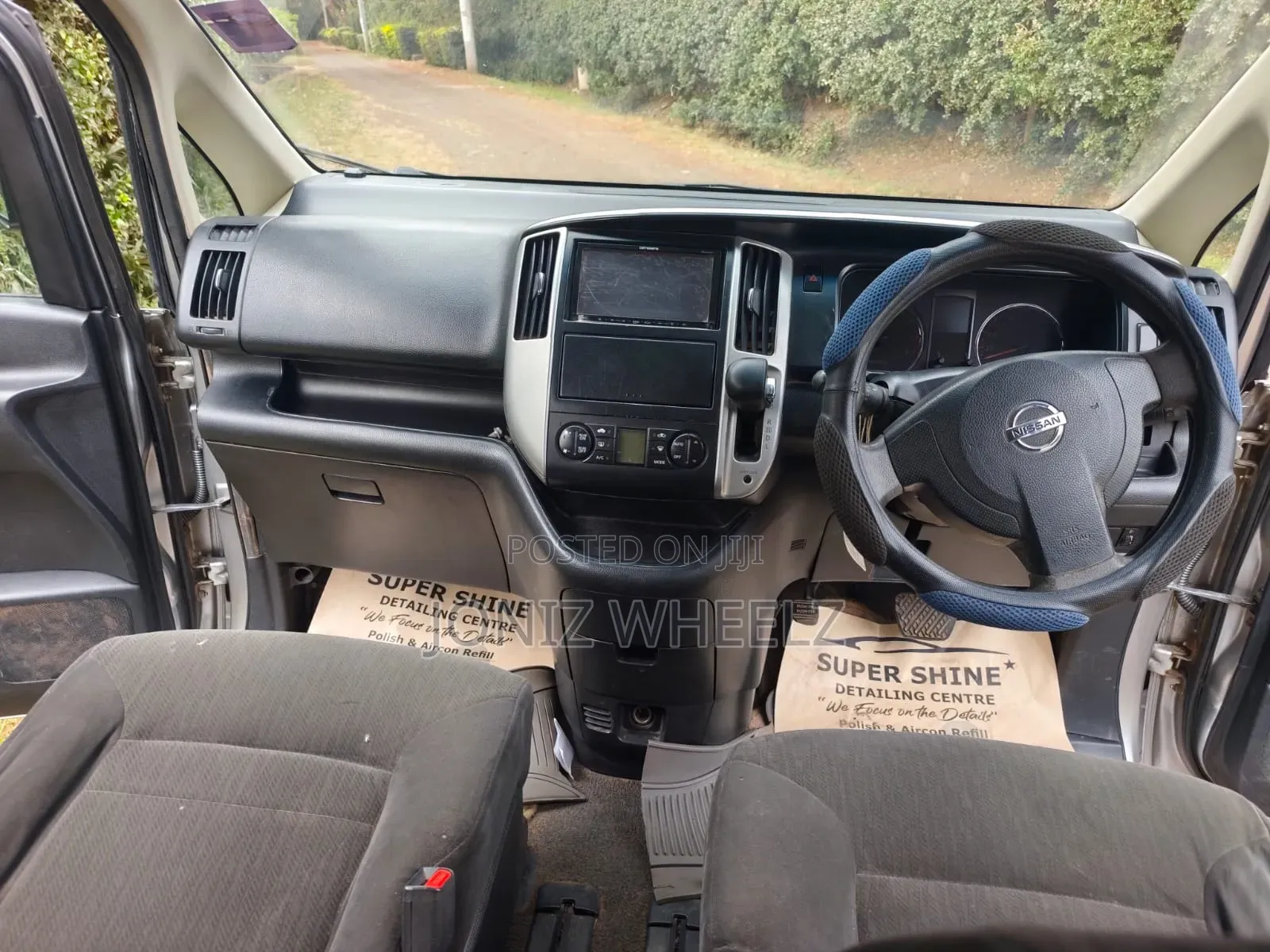 Nissan Serena 2009 Silver