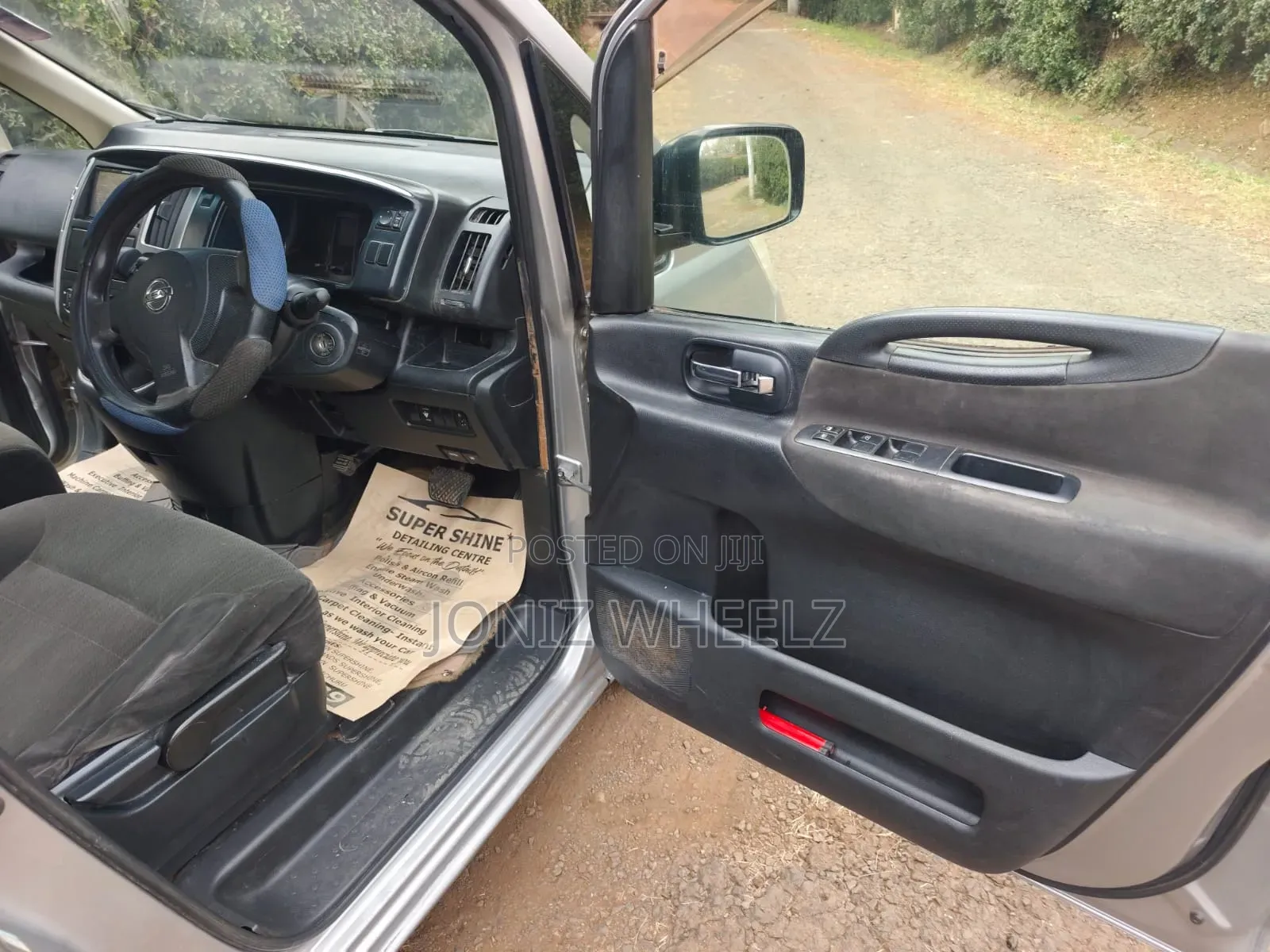 Nissan Serena 2009 Silver