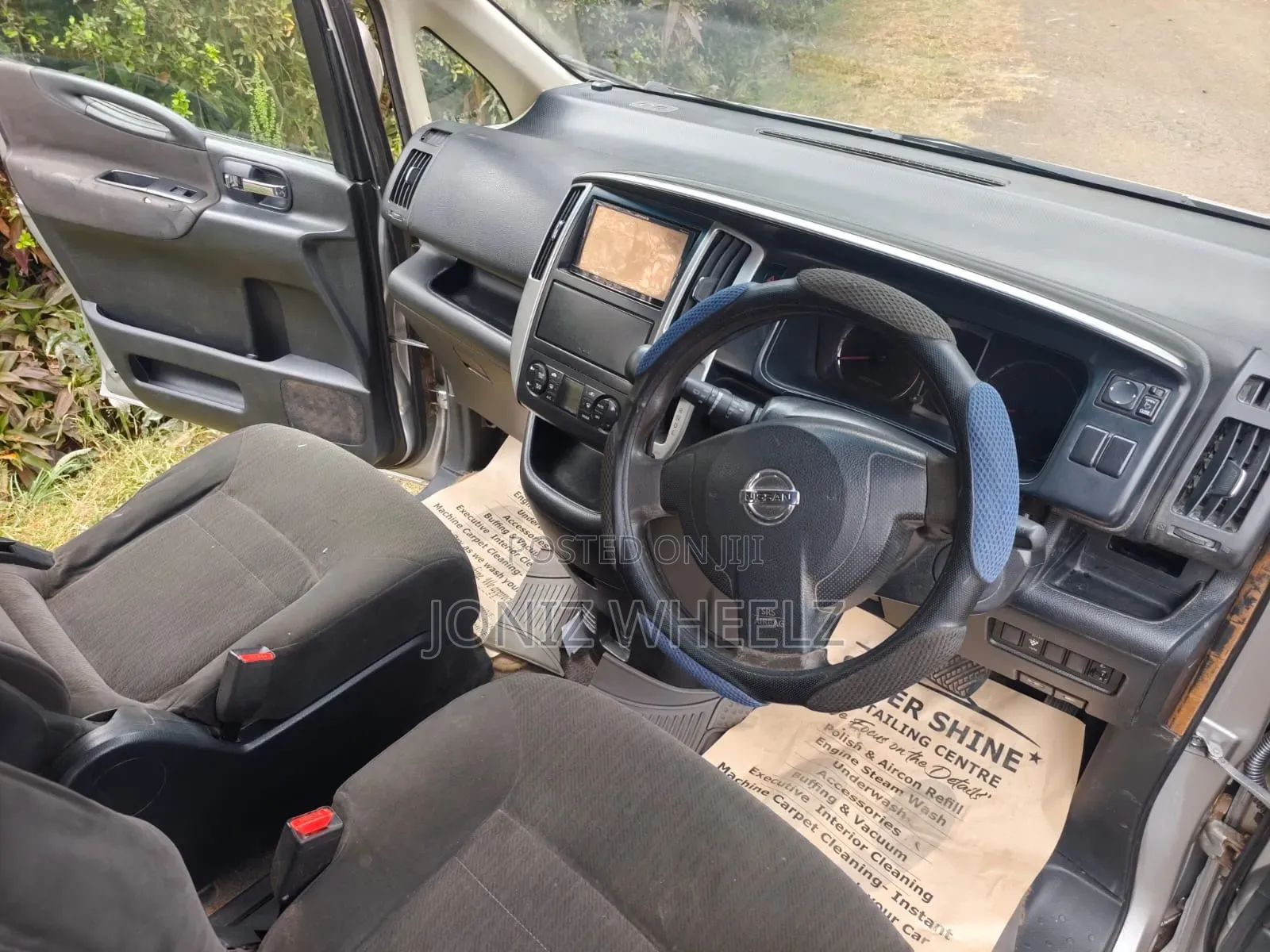 Nissan Serena 2009 Silver