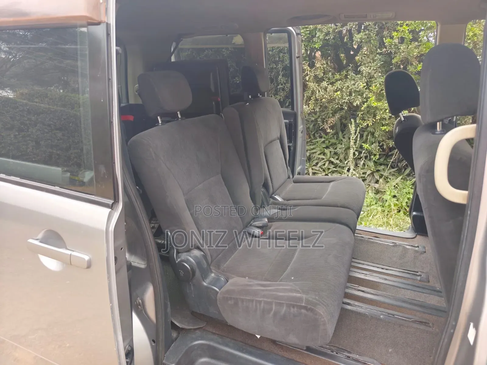 Nissan Serena 2009 Silver
