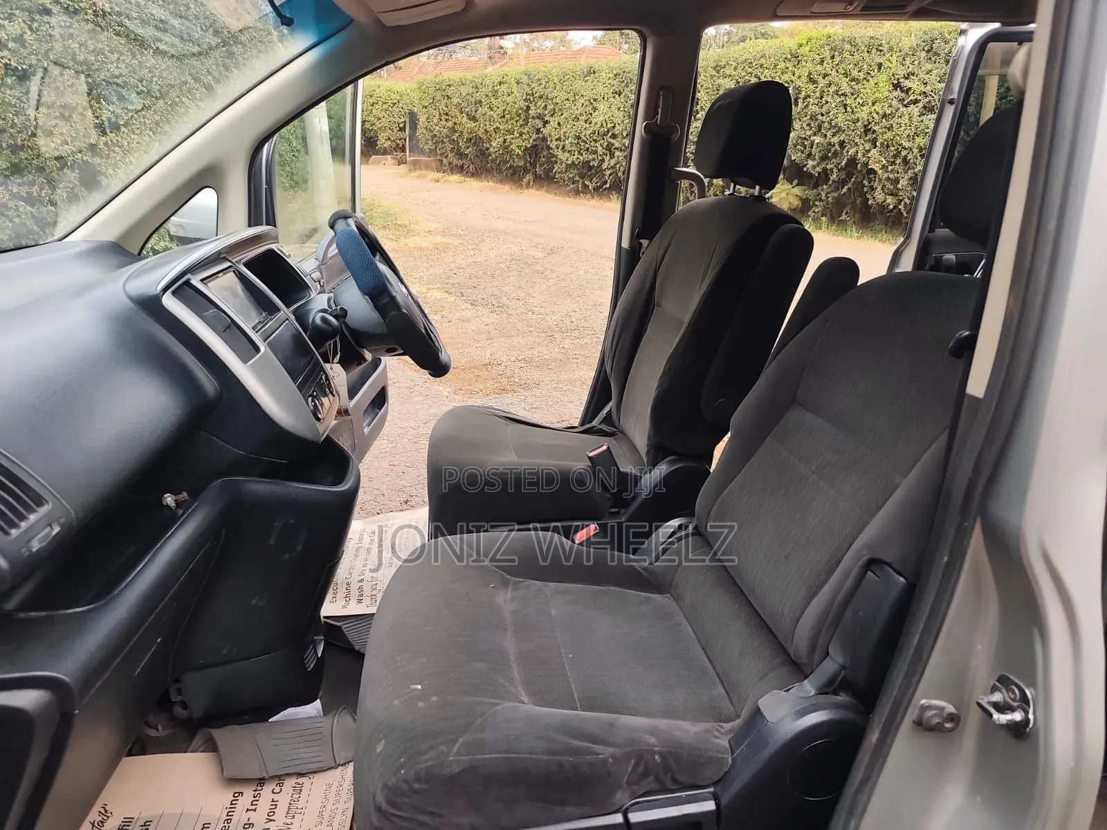 Nissan Serena 2009 Silver