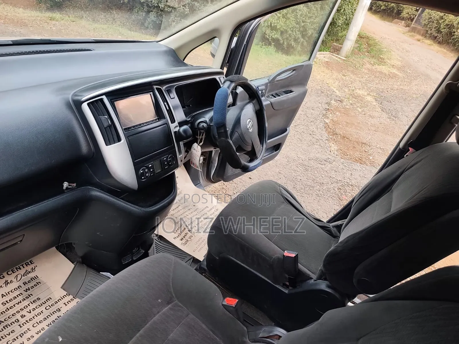 Nissan Serena 2009 Silver