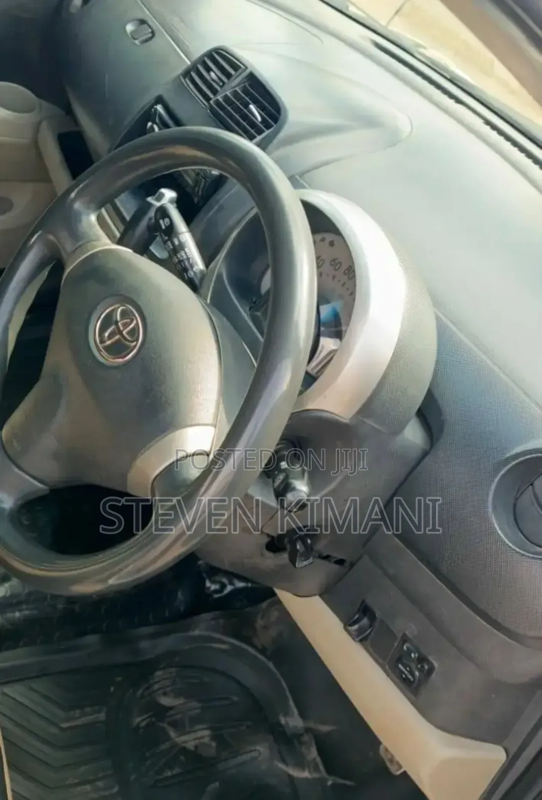 Toyota Passo 2012 Silver
