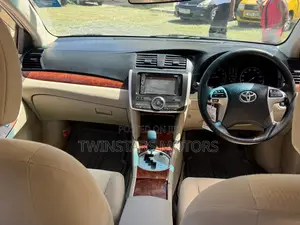Toyota Premio 2013 Silver