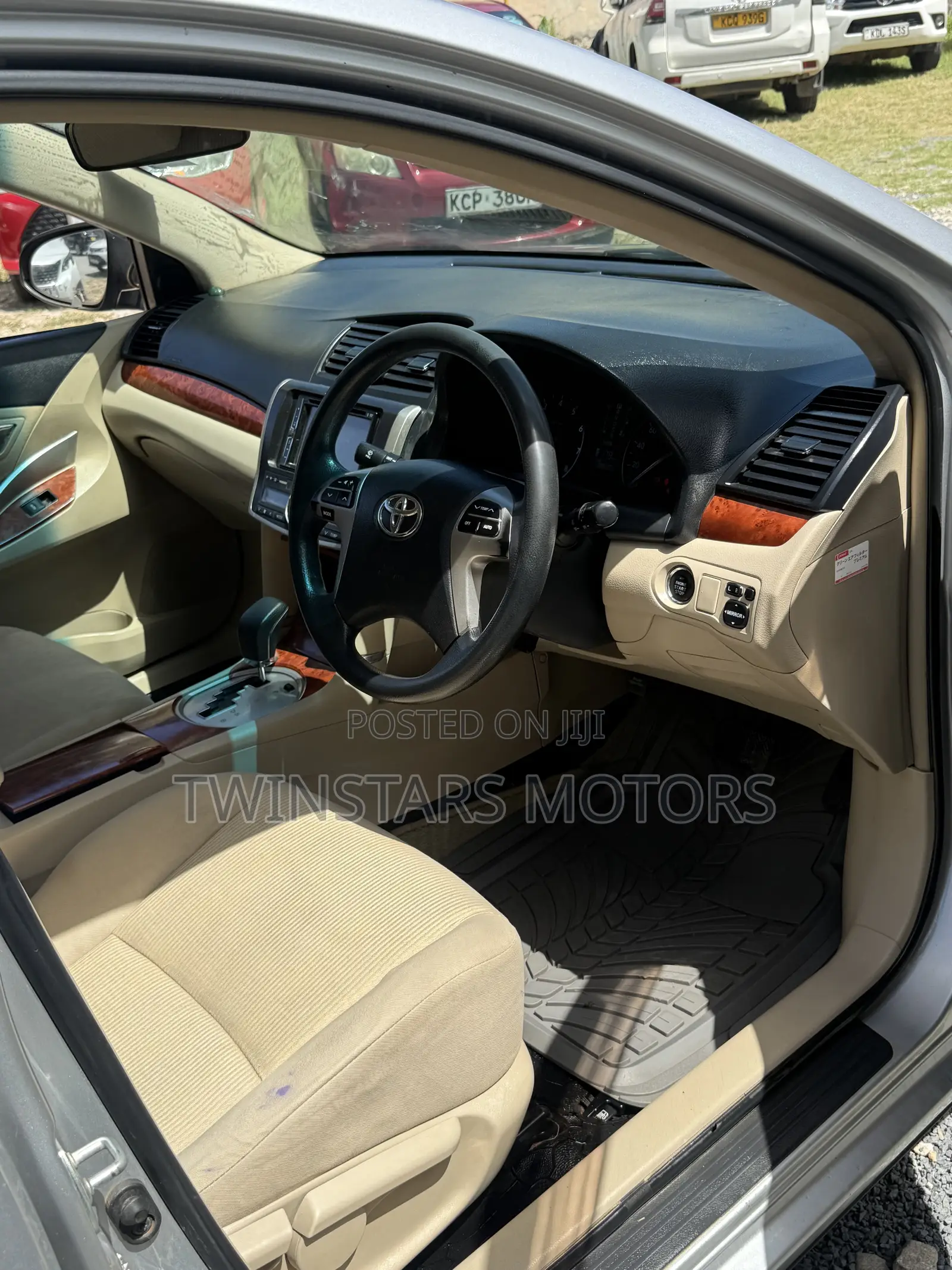 Toyota Premio 2013 Silver