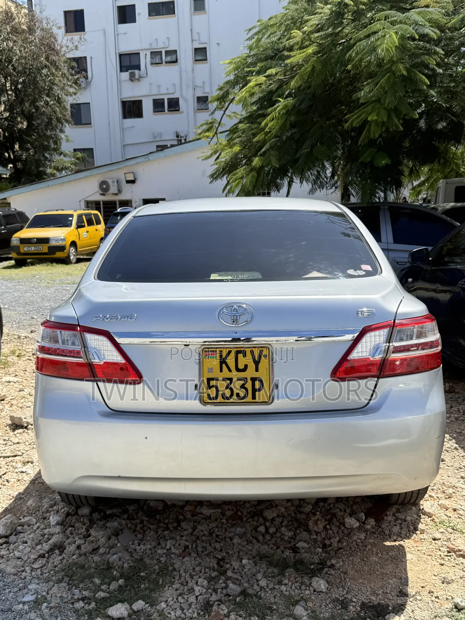 Toyota Premio 2013 Silver
