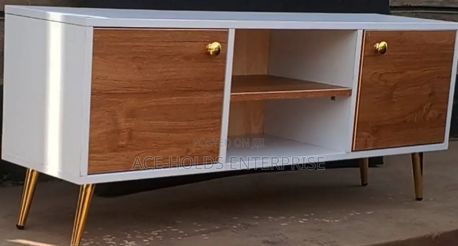 Sydney/ American Executive Laminated TV Stand 4.5Ft