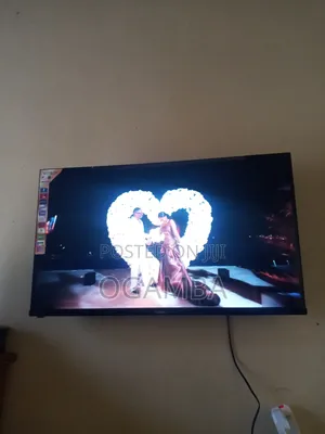 Smart Vitron Television With Mounting