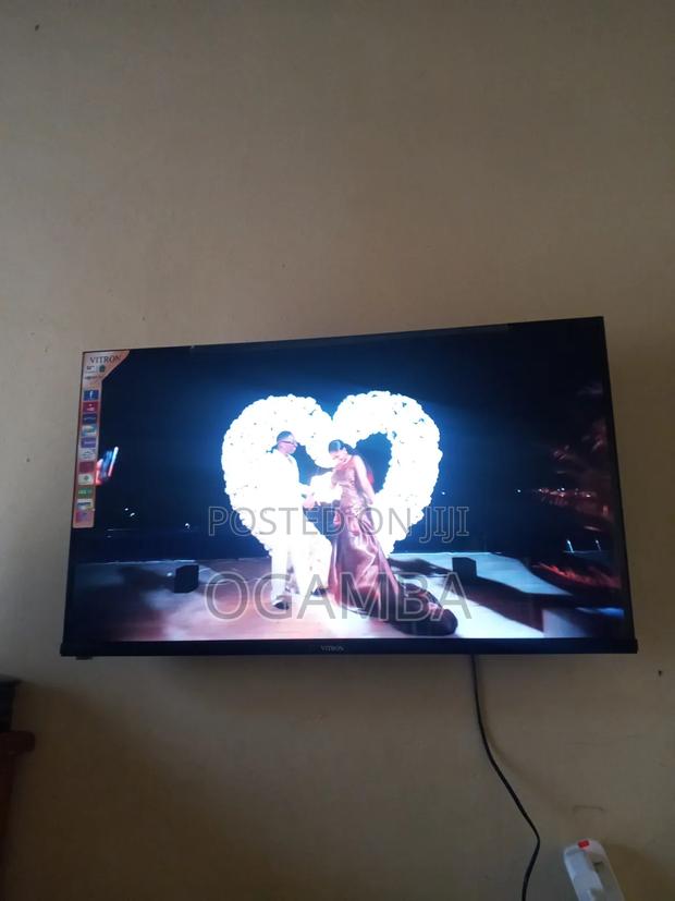 Smart Vitron Television With Mounting - thumbnail 2