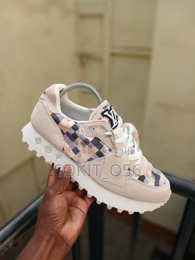 Louis Vuitton - thumbnail 4