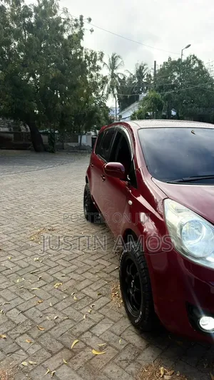 Nissan Note 1.2 Hybrid 2021 Red