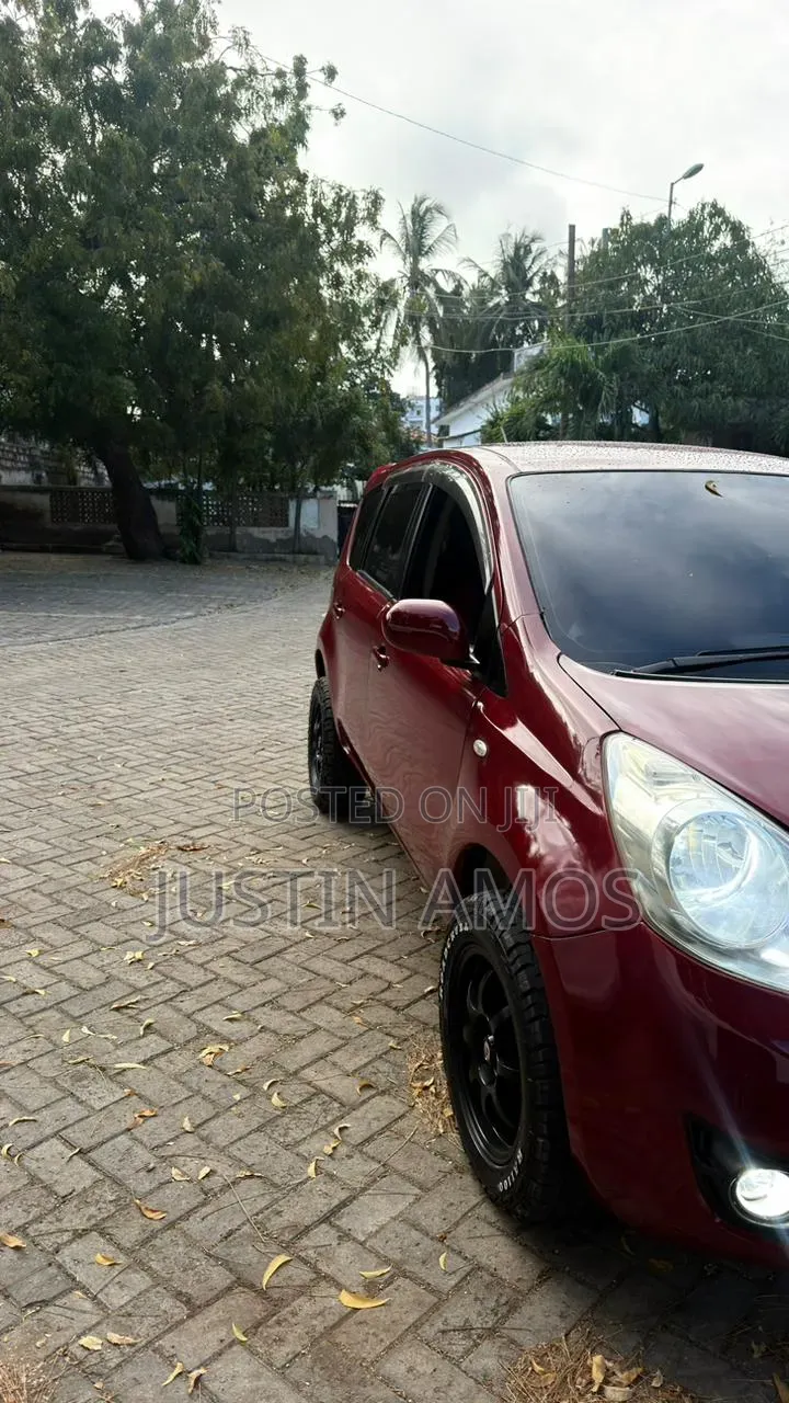 Nissan Note 1.2 Hybrid 2021 Red