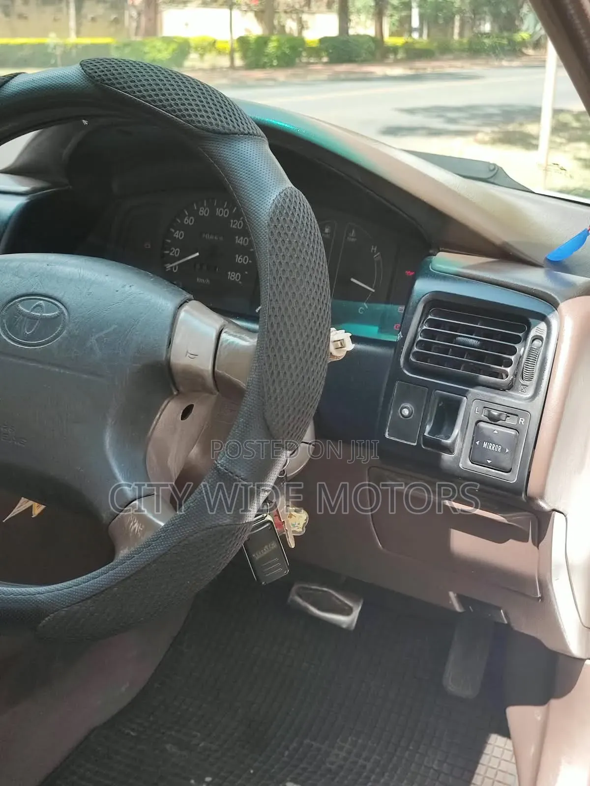 Toyota Corolla 1996 White