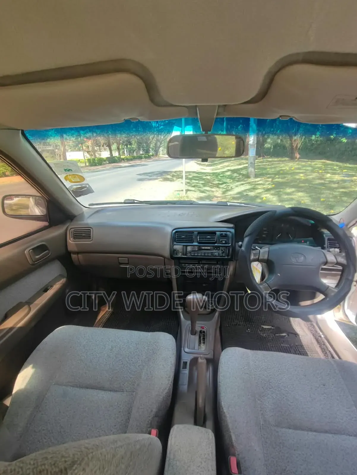 Toyota Corolla 1996 White