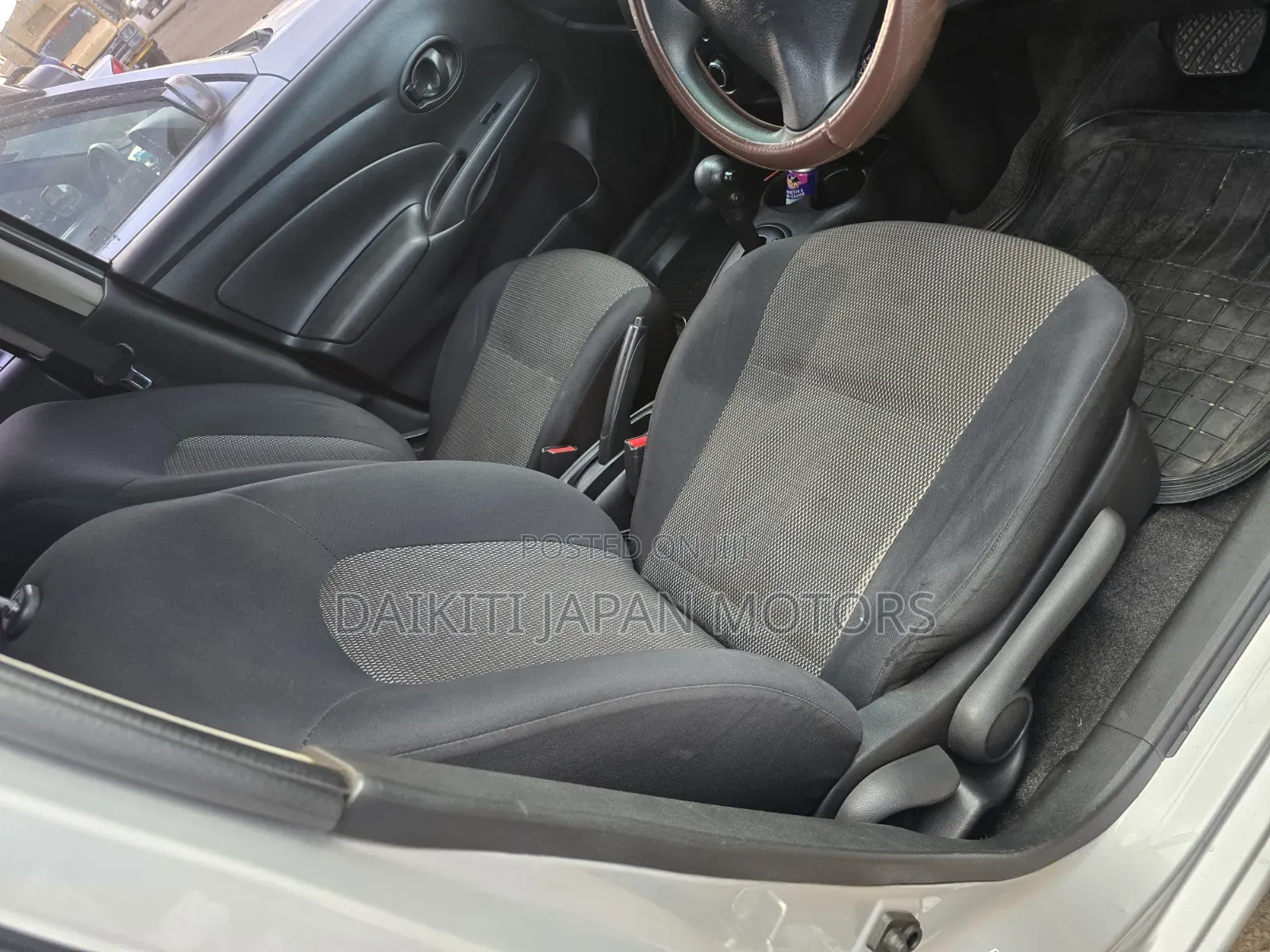 Nissan Latio 1.2 2015 Silver
