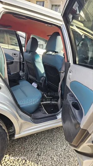 Nissan Wingroad 2004 Silver