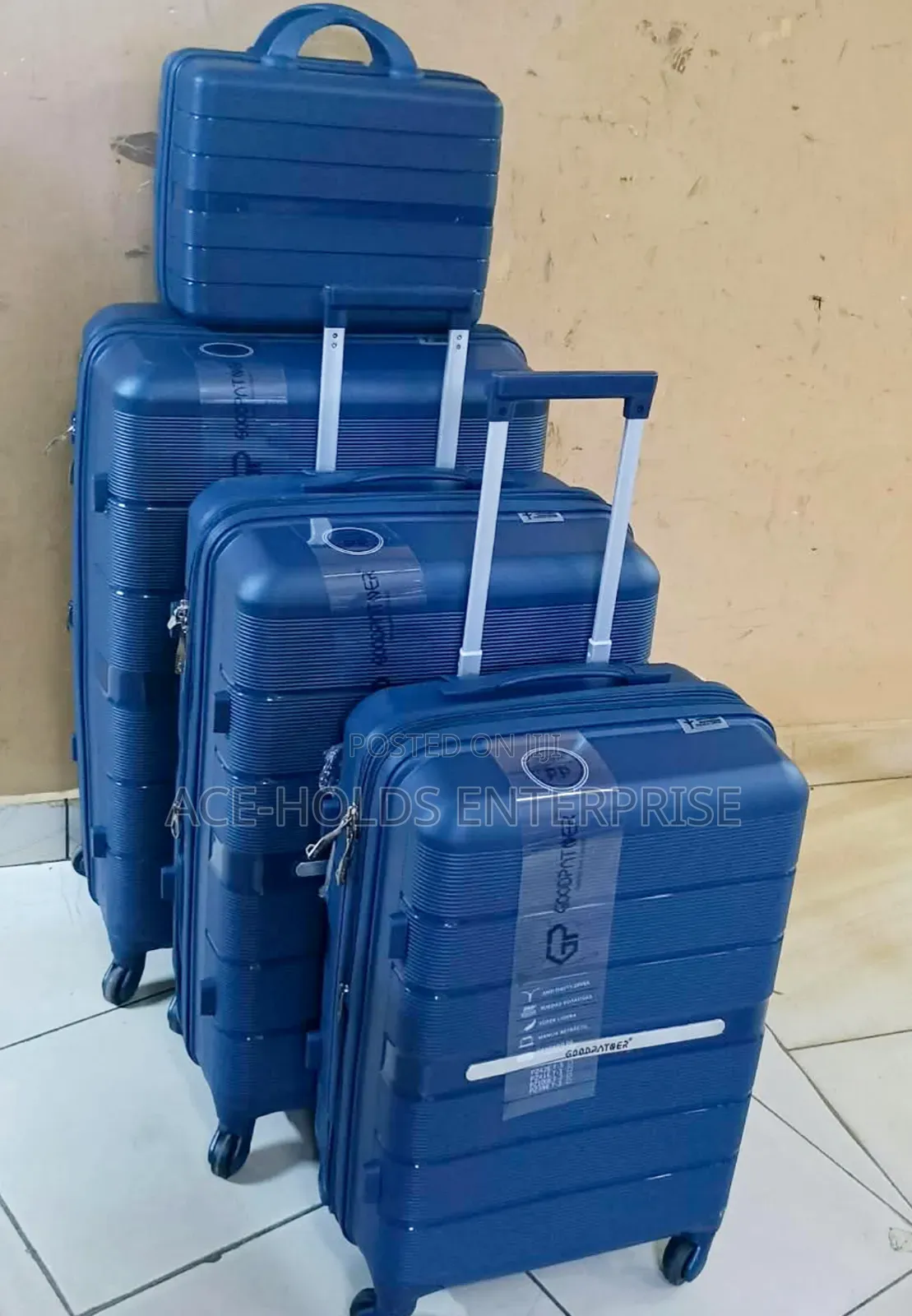4 in 1 Luxurious Unbreakable Rubber Suitcase - Size 1 (Goodpartner)
