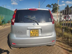 Nissan Note 2011 Silver