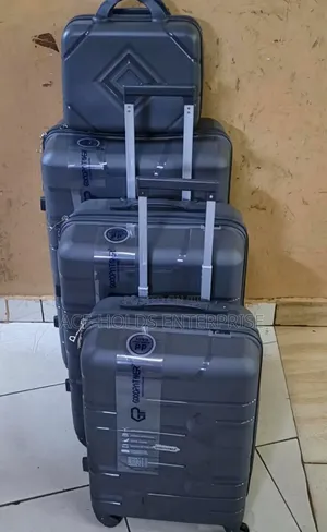 Goodpartner - 4 in 1 Luxurious Unbreakable Rubbe Suitcase Set: Size 2